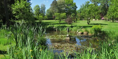 Golfurlaub - Garten - Baden-Württemberg - Eigener Privatpark mit Spazierwegen für die Hotelgäste des Parkhotel Adler. - Parkhotel Adler 