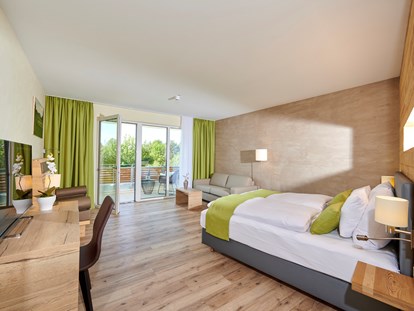 Golfurlaub - Fahrstuhl - Komfort-Doppelzimmer Gäuboden - Bachhof Resort Straubing - Hotel und Apartments