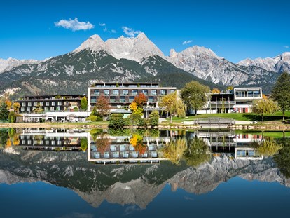 Golfurlaub - Hotel-Schwerpunkt: Golf & Kulinarik - Pinzgau - Ritzenhof Hotel und Spa am See
Außen Ansicht
Genuss und Golf zwischen Berg und See - Ritzenhof 4*s Hotel und Spa am See