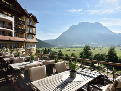 Golfurlaub - Doppelwaschbecken - Tirol - Hotel Post Lermoos