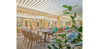 Golfurlaub - Whirlpool - Bayern - Restaurant-Innenhof-Terrasse - Hartls Parkhotel Bad Griesbach