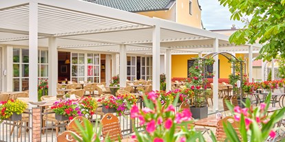 Golfurlaub - Golfkurse vom Hotel organisiert - Ostbayern - Terrasse - Gutshof Penning