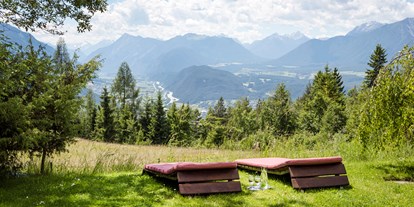 Golfurlaub - Hotel-Schwerpunkt: Golf & Hund - Tirol - Liegewiese & Panoramagarten Alpenwelt SPA - Inntalerhof - DAS Panoramahotel