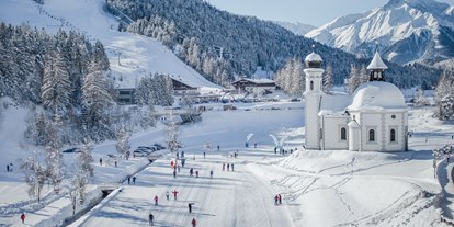 Golfurlaub - Doppelwaschbecken - Tirol - Seekirchl in Seefeld mit Loipeneinstieg - Inntalerhof - DAS Panoramahotel