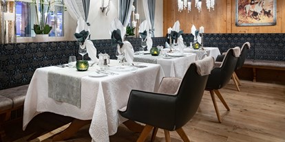 Golfurlaub - Klimaanlage - Bayern - Stilvoll eingerichtete Restaurant-Stuben - 5-Sterne Wellness- & Sporthotel Jagdhof
