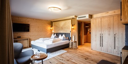 Golfurlaub - Hotelbar - Tirol - Relax Suite "Weitblick" - Landhotel Schermer