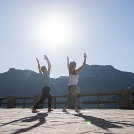 Golfhotel: Yoga auf der Sonnenterrasse - Hotel Goldener Berg