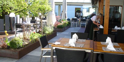 Golfurlaub - Hunde am Golfplatz erlaubt - Terrasse - Romantik Hotel Johanniter-Kreuz