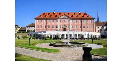 Golfurlaub - Abendmenü: à la carte - Gremsdorf - Ansicht Schlosspark und Terrasse - Hotel Schloss Reichmannsdorf 