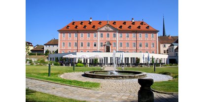 Golfurlaub - Wäschetrockner - Kirchehrenbach - Ansicht Schlosspark und Terrasse - Hotel Schloss Reichmannsdorf 