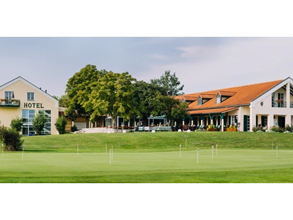 Golfurlaub - Golfanlage: 18-Loch - Kößlarn - Ansicht auf den Gutshof Sagmühle - Gutshof Sagmühle