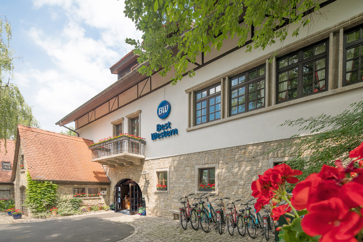 Golfhotel - Eingang - Best Western Hotel Polisina