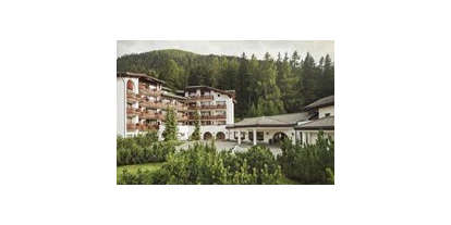 Golfurlaub - Kühlschrank - Schruns - Aussenansicht Sommer - Hotel Waldhuus Davos