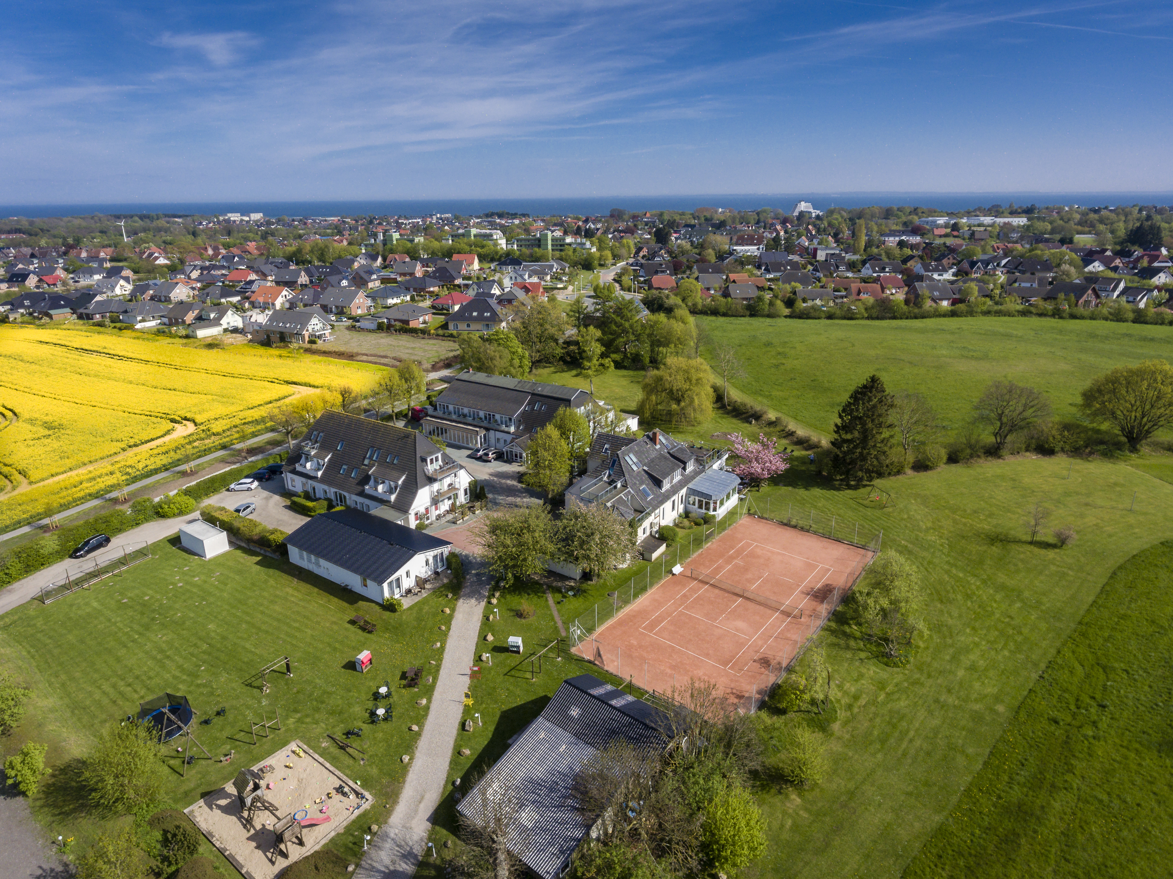Golfhotel - HofHotel Luftansicht - HofHotel Krähenberg