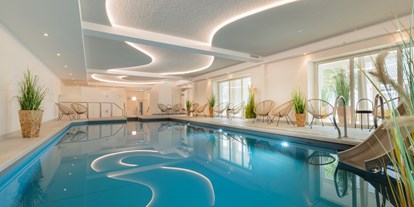 Golfurlaub - Hotel-Schwerpunkt: Golf & Hund - Schwimmbad 11x5m - HofHotel Krähenberg