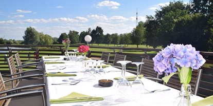 Golfurlaub - Sauna - Terrasse des Restaurants im Clubhaus - Bachhof Resort Straubing - Hotel und Apartments