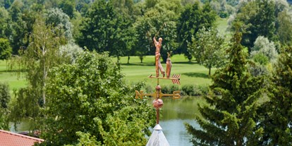 Golfurlaub - Balkon - Vogelperspektive vom Hotel zum Clubhaus - Bachhof Resort Straubing - Hotel und Apartments