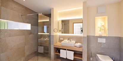 Golfurlaub - Bad und WC getrennt - Badezimmer Typ Gäuboden und Familienzimmer - Bachhof Resort Straubing - Hotel und Apartments