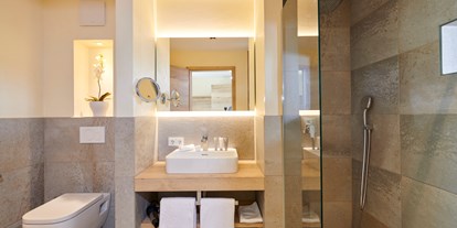 Golfurlaub - Bad und WC getrennt - Badezimmer Typ Donau - Bachhof Resort Straubing - Hotel und Apartments