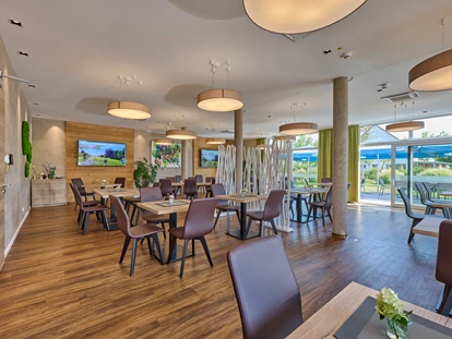 Golfurlaub - Terrasse - Riekofen - Unser Frühstücksbereich - Bachhof Resort Straubing - Hotel und Apartments