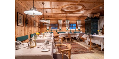 Golfurlaub - Abendmenü: mehr als 5 Gänge - Kastelruth - Mirabell Dolomites Hotel-Olang-Suedtirol-Restaurant-Pustertal Stube - MIRABELL DOLOMITES HOTEL . LUXURY . AYURVEDA & SPA 