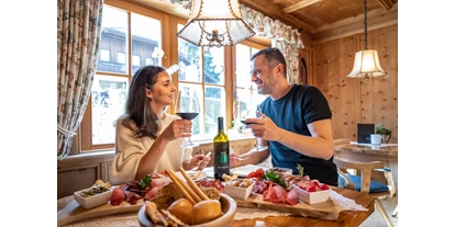 Golfurlaub - Abendmenü: mehr als 5 Gänge - Bruneck/Reischach - Mirabell Dolomites Hotel-Olang-Suedtirol-kulinarik-lokale spezialitaeten - MIRABELL DOLOMITES HOTEL . LUXURY . AYURVEDA & SPA 