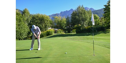 Golfurlaub - Golf-Kurs für Kinder - Reischach (Trentino-Südtirol) - Mirabell Dolomites Hotel-Olang-Suedtirol-Golfclub Mirabell-Golf PRO - MIRABELL DOLOMITES HOTEL . LUXURY . AYURVEDA & SPA 