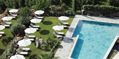 Golfurlaub - Verpflegung: Frühstück - Naturns - Pool im Garten - Hotel Giardino Marling