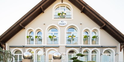 Golfurlaub - Hotel-Schwerpunkt: Golf & Wellness - Velden am Wörther See - Hotel Post Wrann | Ansicht - Hotel Post Velden