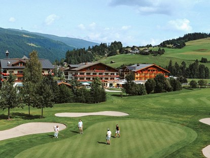 Golfurlaub - Golf-Schläger Verleih - March (Goldegg) - Hotel direkt am Golfplatz - Gut Weissenhof ****S