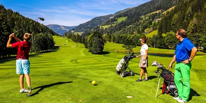 Golfurlaub - Golf-Kurs für Kinder - Feld am See - Golf Abschlag - Ortners Eschenhof 