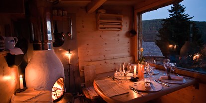 Golfurlaub - Kühweg (Hermagor-Pressegger See) - Holzknechthütte - das kleinste Restaurant der Welt - Almdorf Seinerzeit