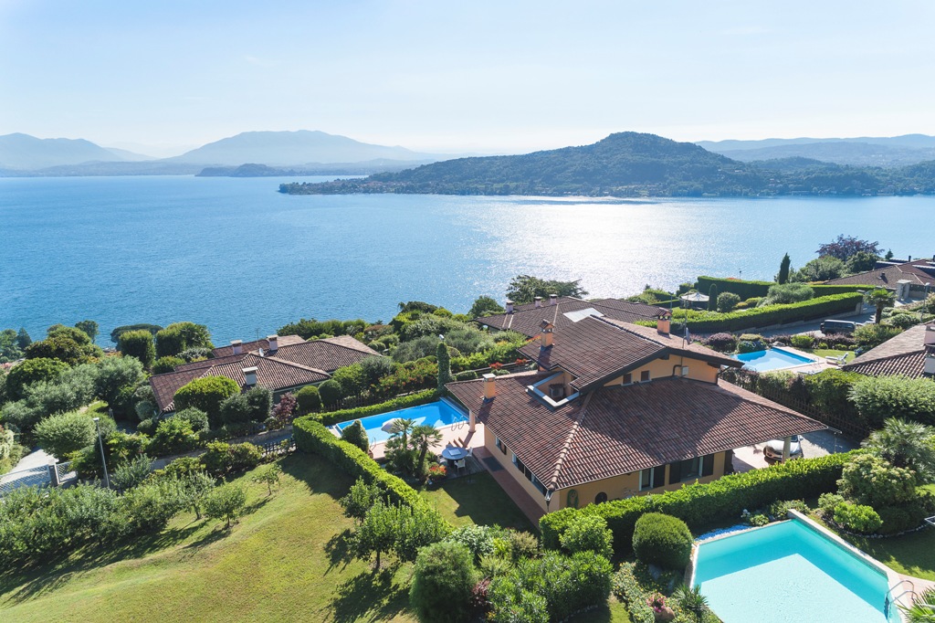 Golfhotel - LUXUSVILLA mit Swimmingpool  - Golfvilla BELVEDERE LAGO MAGGIORE ITALIEN