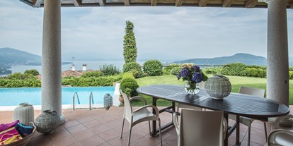 Golfurlaub - Kühlschrank - Ascona - Esstisch fuer 8 Personen - Golfvilla BELVEDERE LAGO MAGGIORE ITALIEN