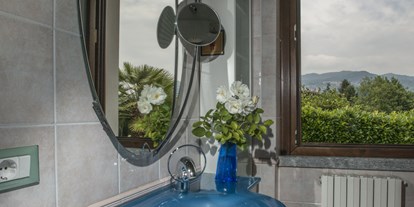 Golfurlaub - Bad und WC getrennt - Muralto - Dusche/Dampfbad im Parterre - Golfvilla BELVEDERE LAGO MAGGIORE ITALIEN