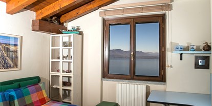 Golfurlaub - Kühlschrank - PLZ 6612 (Schweiz) - Doppelzimmer im 1. Stock mit Klimaanlage - Golfvilla BELVEDERE LAGO MAGGIORE ITALIEN