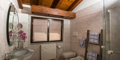 Golfurlaub - Zimmersafe - Premeno - Bad/WC mit Dusche 1. Stock - Golfvilla BELVEDERE LAGO MAGGIORE ITALIEN