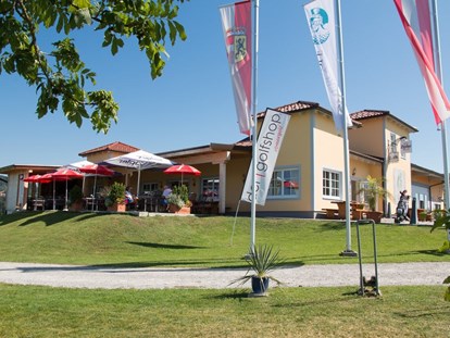 Golfurlaub - Golf-Schläger Verleih - Hausruck - Clubhaus Römergolf 27 Lochanlage - Römergolflodge