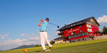 Golfurlaub - Hotel-Schwerpunkt: Golf & Schwimmen - Golfhotel Haberl - Abschlag 6 - Hotel Haberl - Attersee