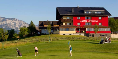 Golfurlaub - Abendmenü: à la carte - Region Hausruck - Golfhotel Haberl - Loch 5 - Hotel Haberl - Attersee