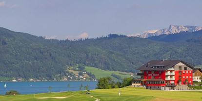 Golfurlaub - Driving Range: überdacht - Mondsee - Hotel Haberl mit Blick auf den Attersee - Hotel Haberl - Attersee