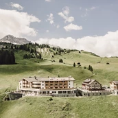 Golfhotel - Außenansicht  - Hotel Goldener Berg