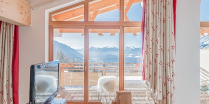 Golfurlaub - Abendmenü: 3 bis 5 Gänge - Innsbruck - Wohnkomfort in unserer Lichtblick Suite mit beeindruckendem Panoramablick - Inntalerhof - DAS Panoramahotel
