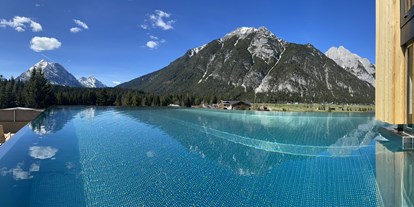 Golfurlaub - Umgebungsschwerpunkt: See - Österreich - Infinity Rooftop Pool - Hotel Kristall****