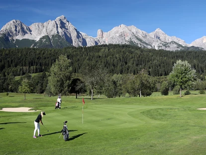 Golfurlaub - Driving Range: überdacht - Marktschellenberg - die HOCHKÖNIGIN - Mountain Resort