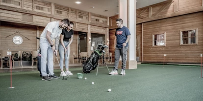 Golfurlaub - Indoor Golfanlage - Naturns - Golfkurse mit eigenem Golfpro direkt im Haus - SKI | GOLF | WELLNESS Hotel Riml****S