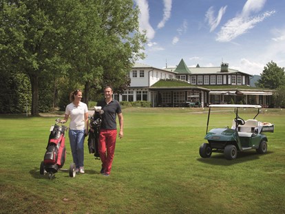 Golfurlaub - Putting-Greens - Golfspiel - Romantik- & Wellnesshotel Deimann