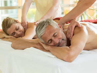 Golfurlaub - Bad und WC getrennt - Cölbe - Massage im Romantik- & Wellnesshotel Deimann - Romantik- & Wellnesshotel Deimann