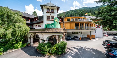 Golfurlaub - Clubhaus - Kühweg (Hermagor-Pressegger See) - Hotel Gut Trattlerhof & Chalets - Hotel GUT Trattlerhof & Chalets****