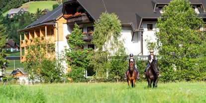 Golfurlaub - Hunde am Golfplatz erlaubt - Schmidt - Reiten am Trattlerhof - Hotel GUT Trattlerhof & Chalets****